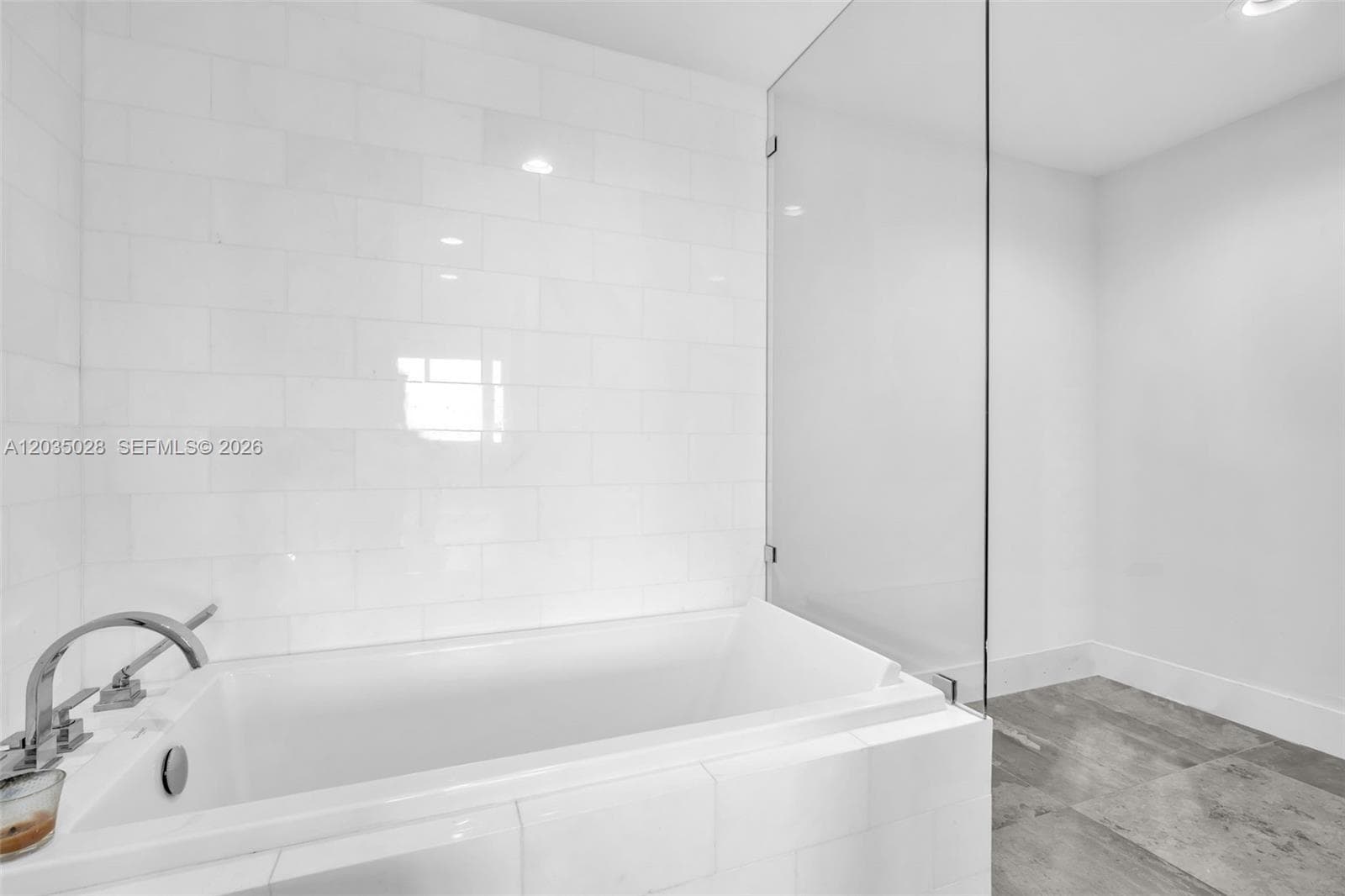 7135 Collins Ave 736 photo 19