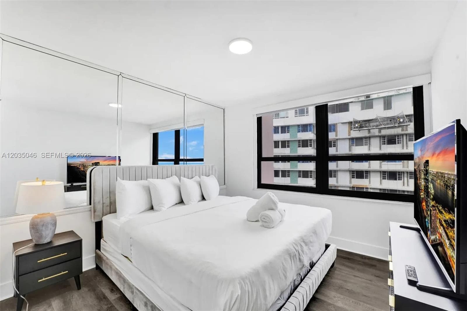 5225 Collins Ave 1606 photo 7