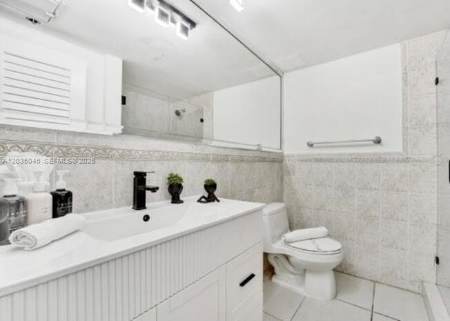 5225 Collins Ave 1606 photo 9