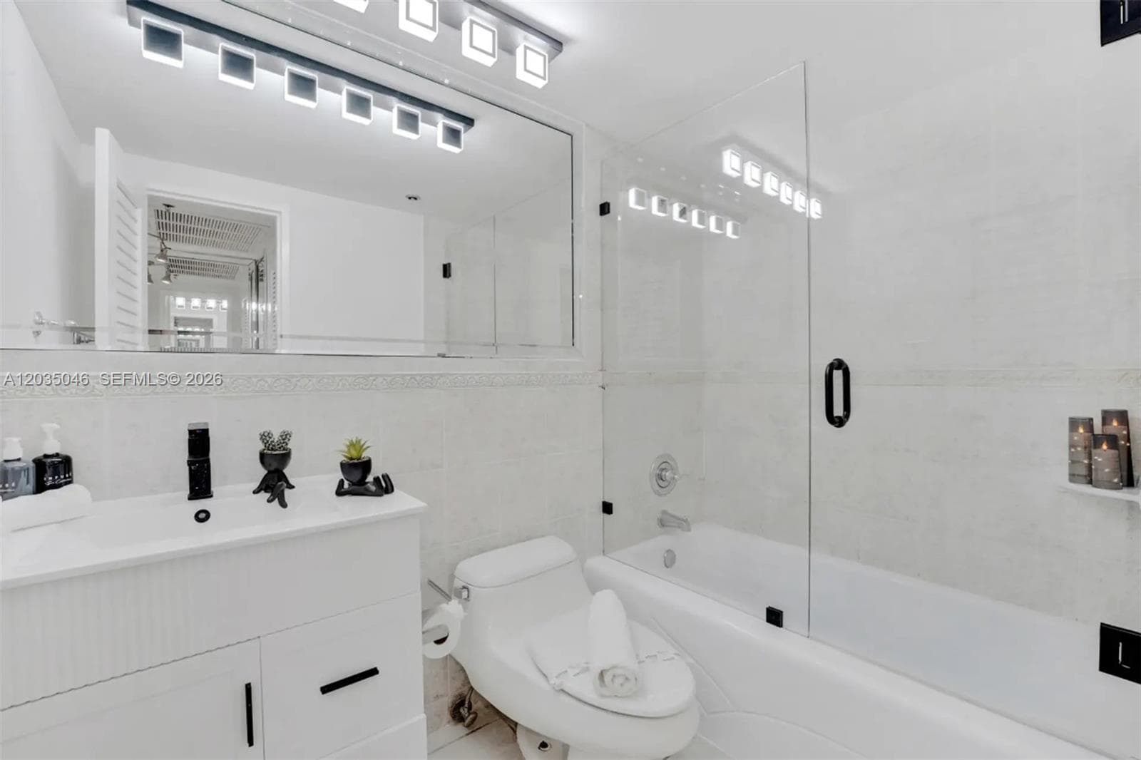 5225 Collins Ave 1606 photo 8