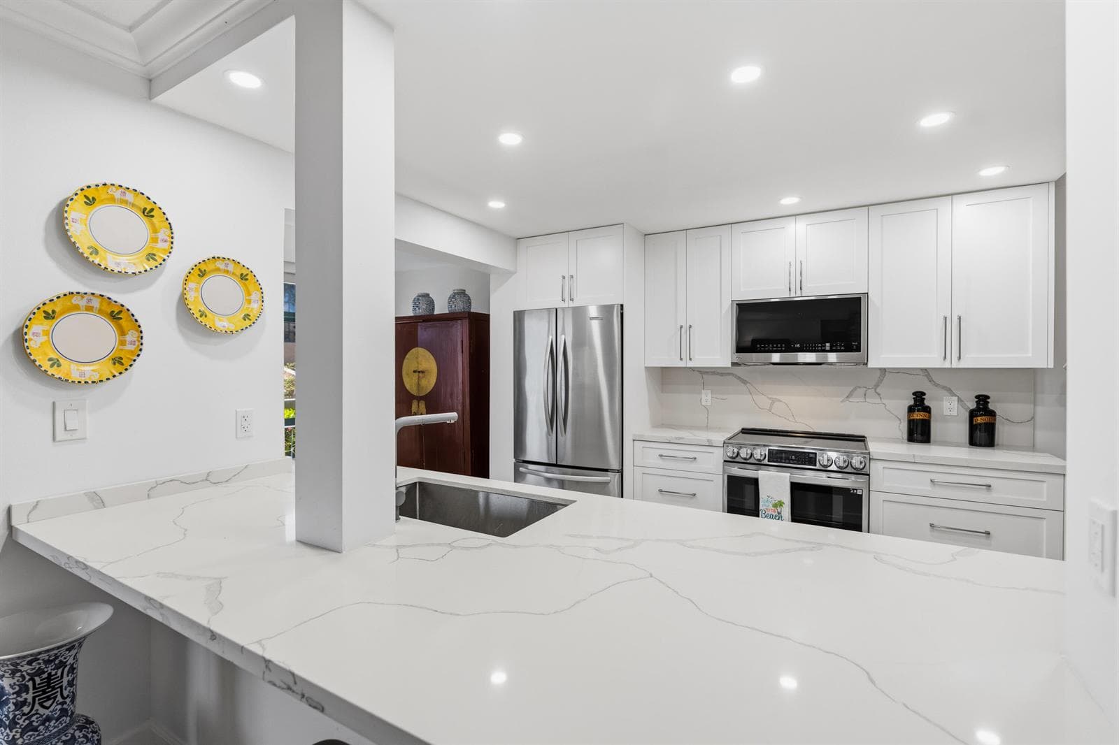 3050 NE 47th Court 107 photo 24