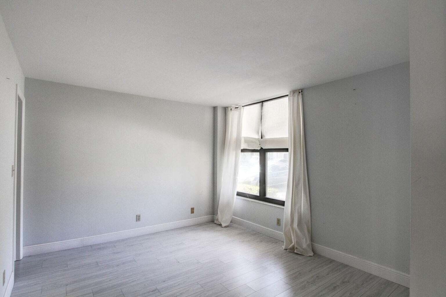 11 Royal Palm Way 1040 photo 13
