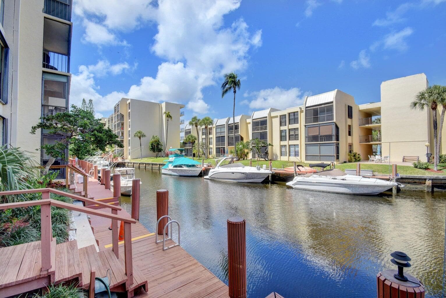 11 Royal Palm Way 1040 photo 22