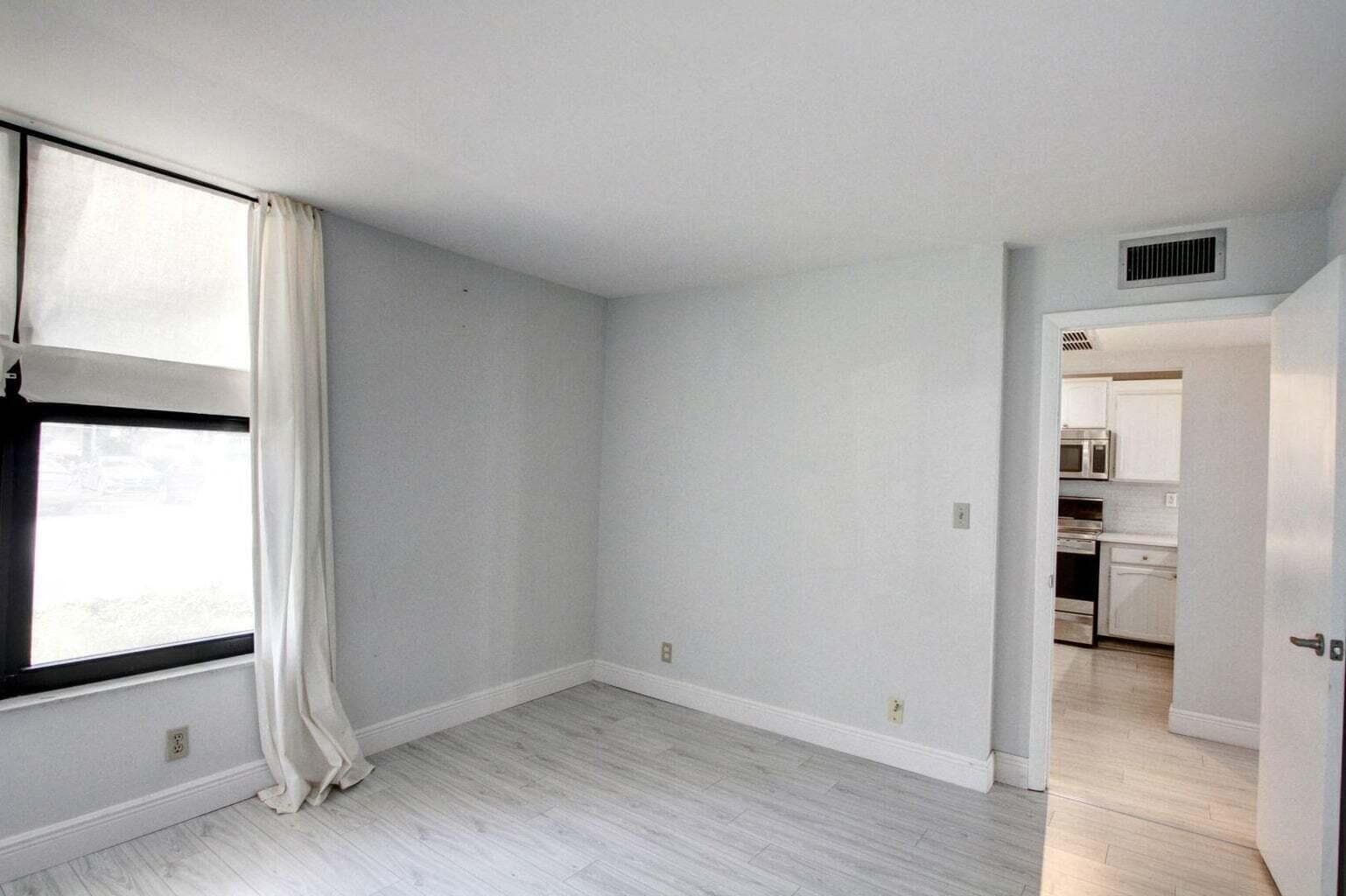 11 Royal Palm Way 1040 photo 14