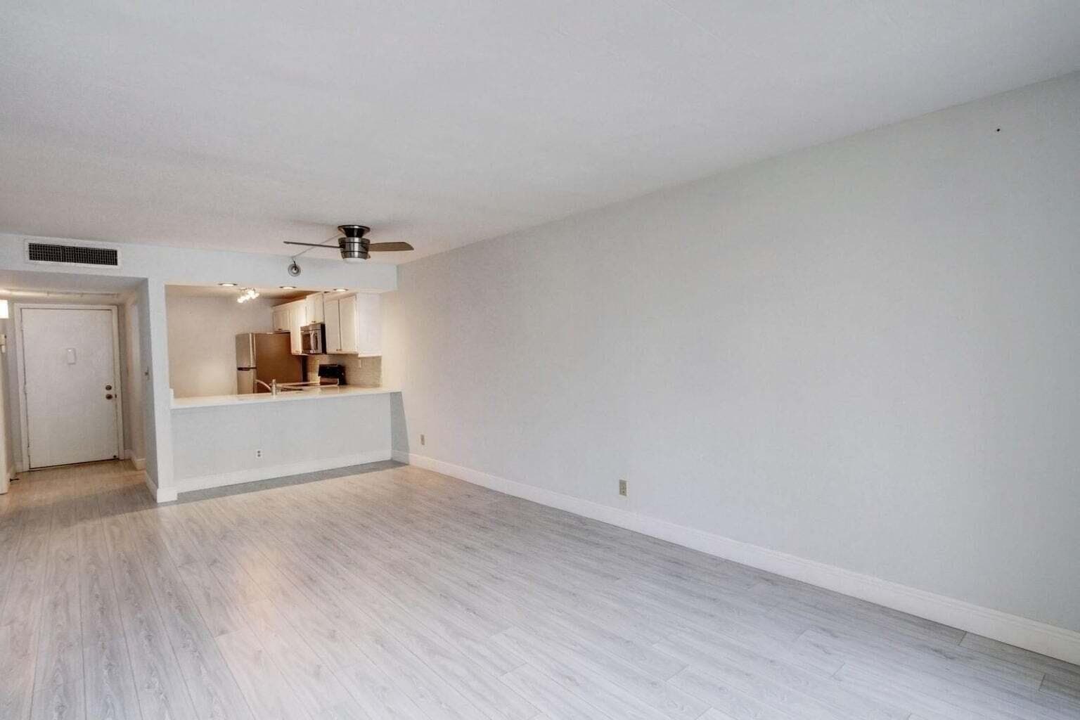 11 Royal Palm Way 1040 photo 18