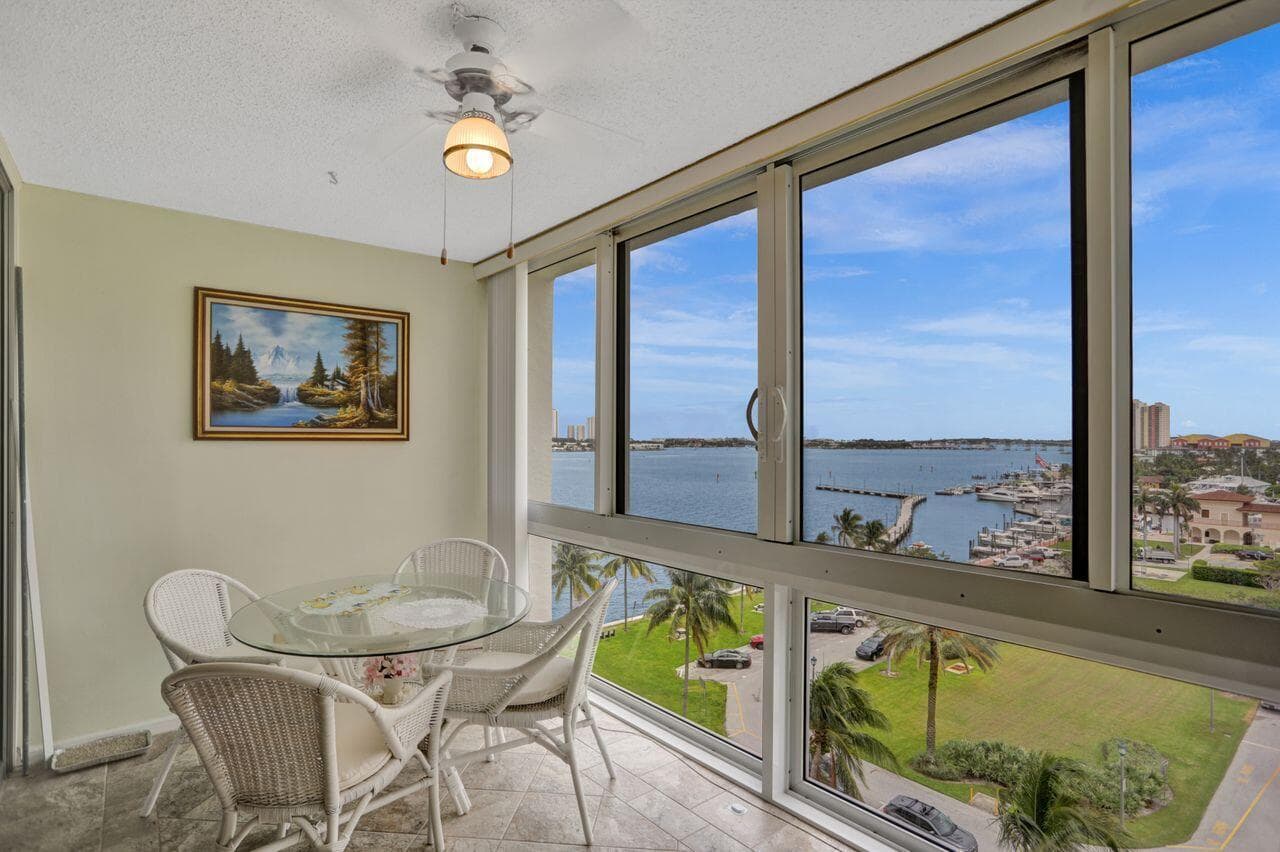 301 Lake Shore Drive 809 photo 6
