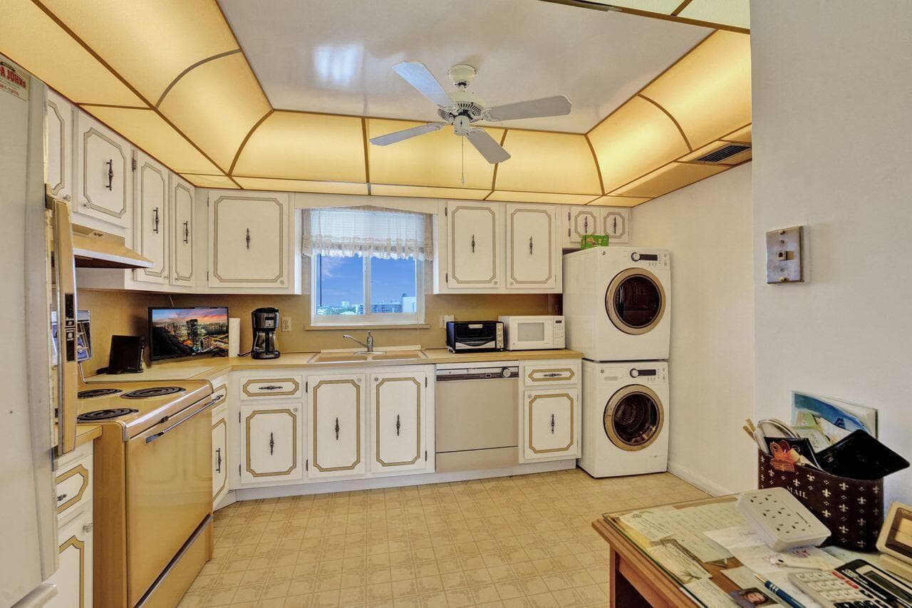 301 Lake Shore Drive 809 photo 13