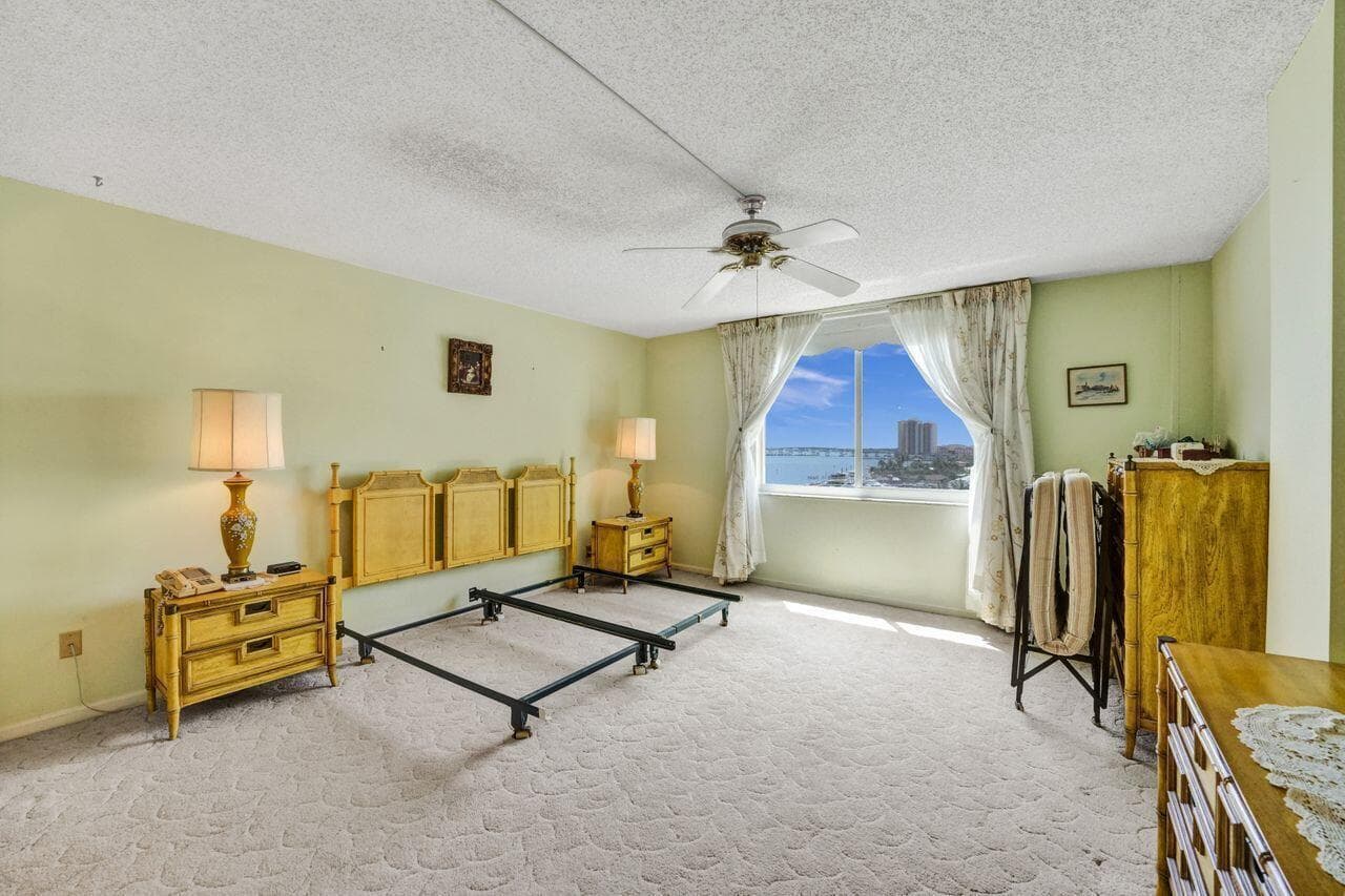 301 Lake Shore Drive 809 photo 16