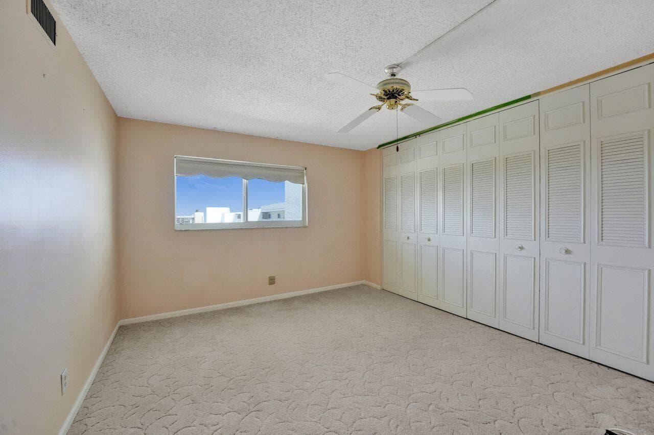 301 Lake Shore Drive 809 photo 22