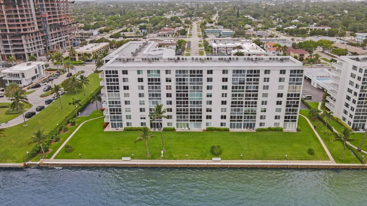 301 Lake Shore Drive 809 photo 5