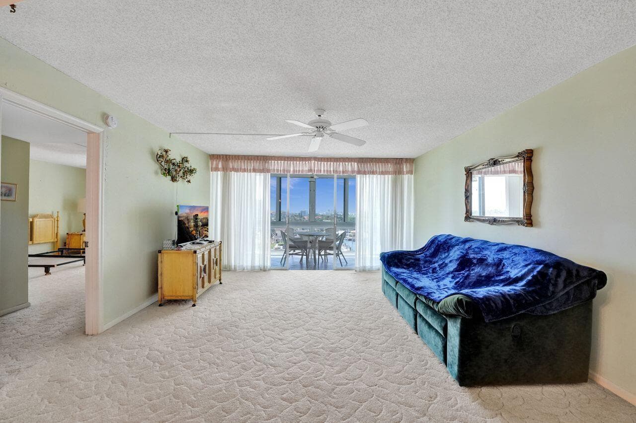 301 Lake Shore Drive 809 photo 9