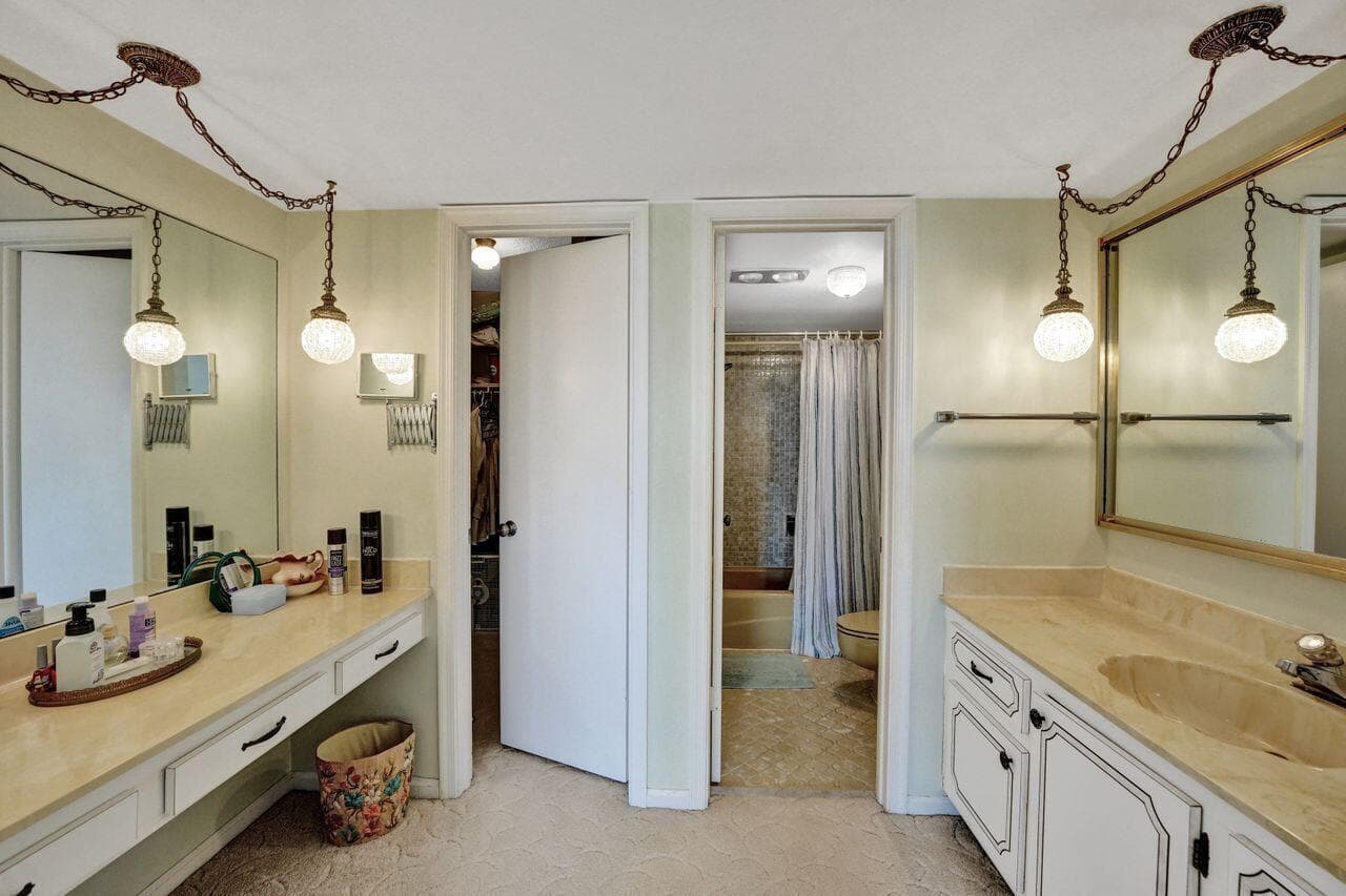 301 Lake Shore Drive 809 photo 18