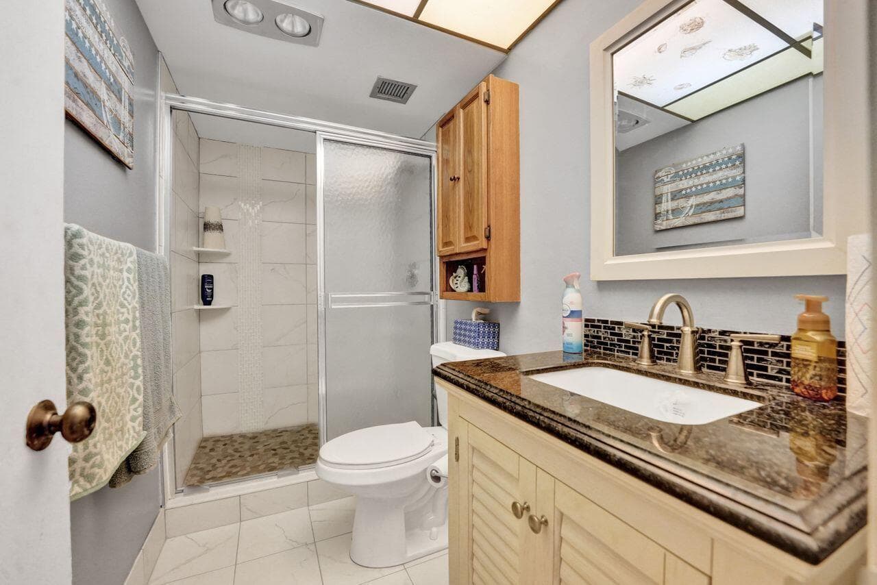301 Lake Shore Drive 809 photo 15