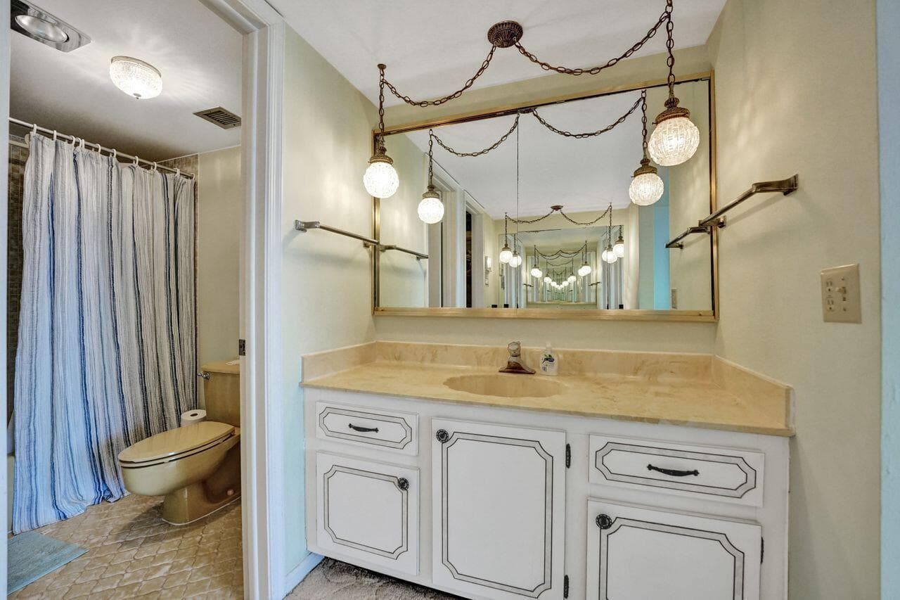 301 Lake Shore Drive 809 photo 19