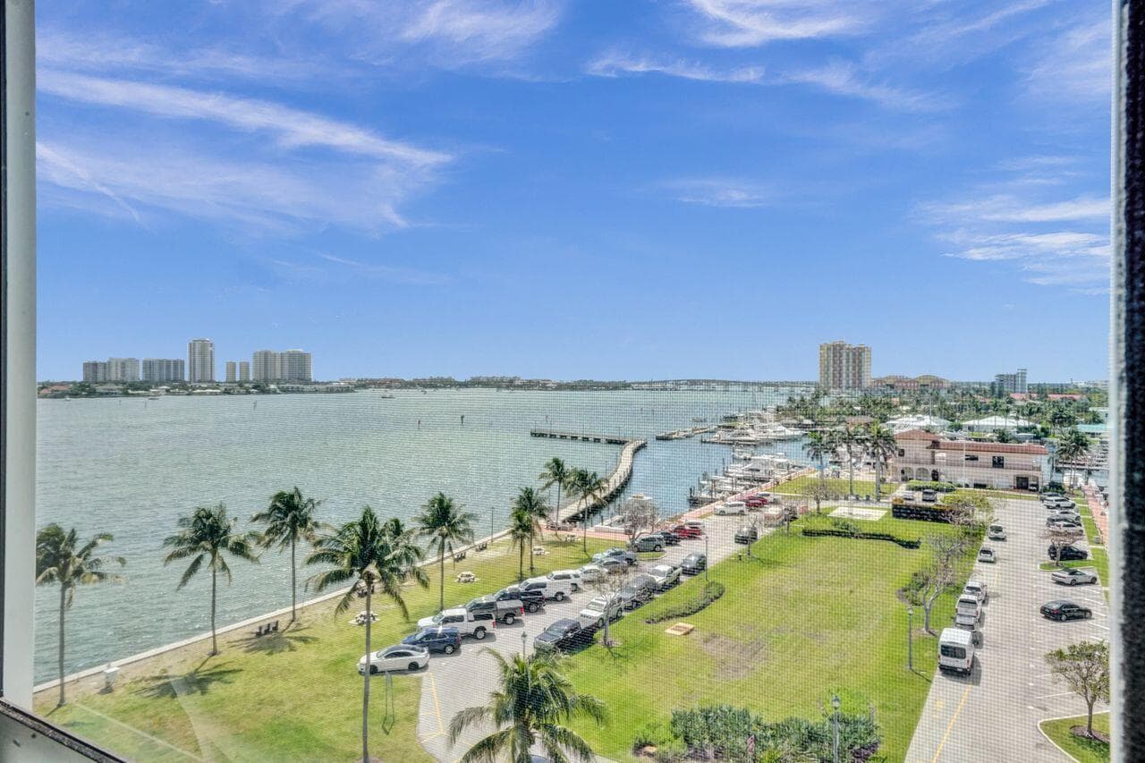 301 Lake Shore Drive 809 photo 25