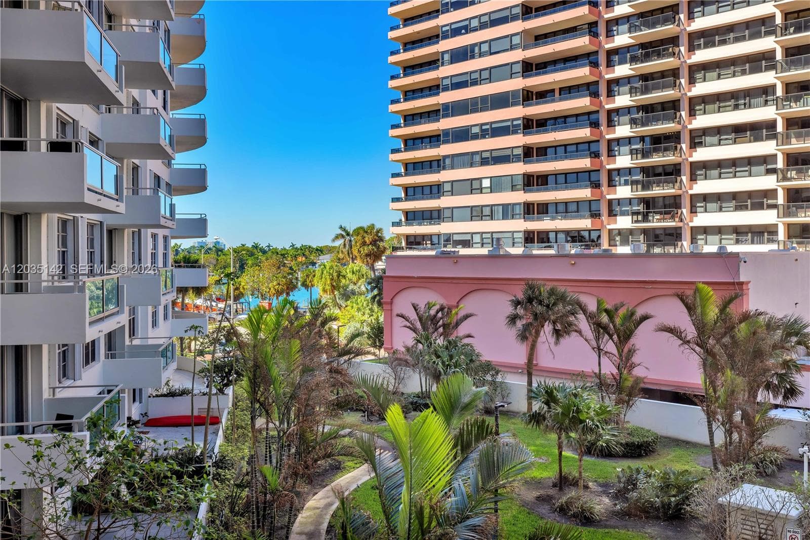 5161 Collins Ave 310 photo 4