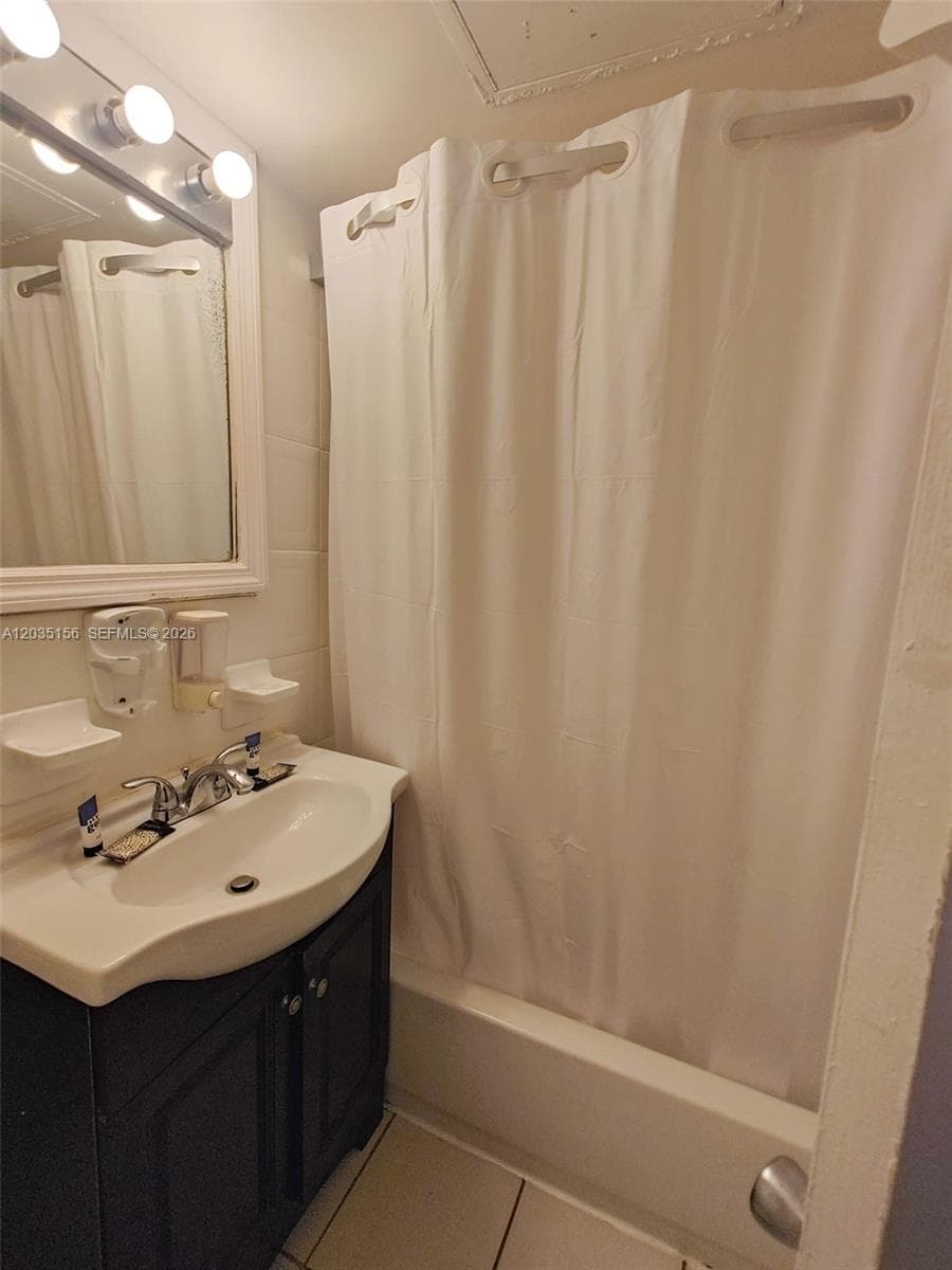 6345 Collins Ave 830 photo 20