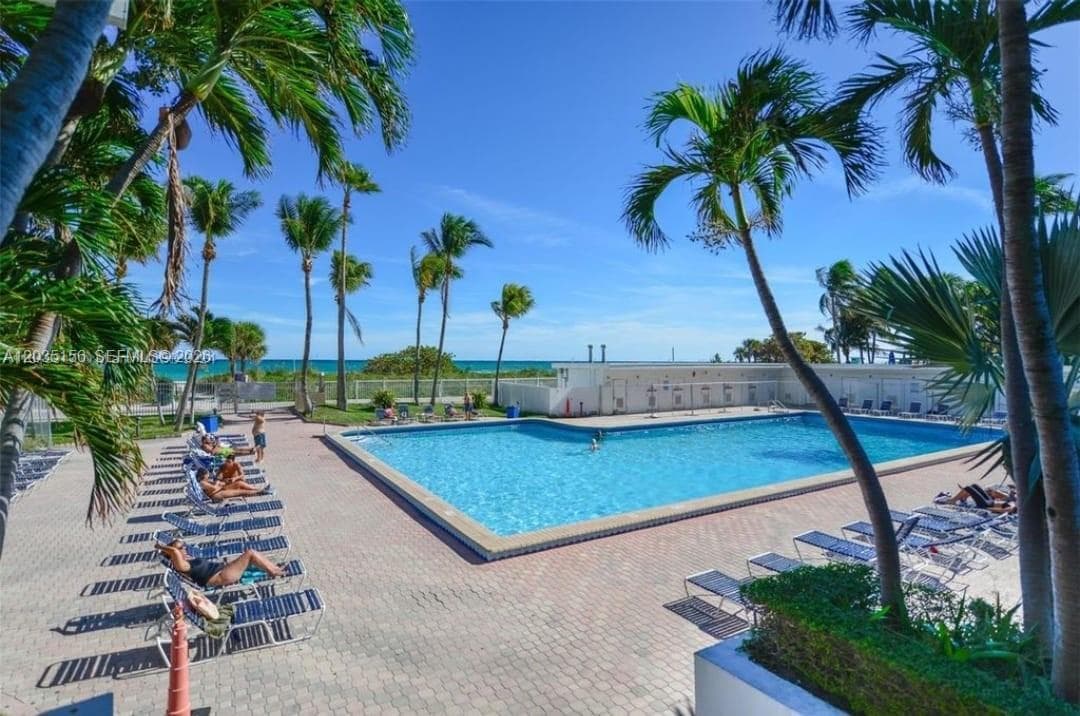 6345 Collins Ave 830 photo 21