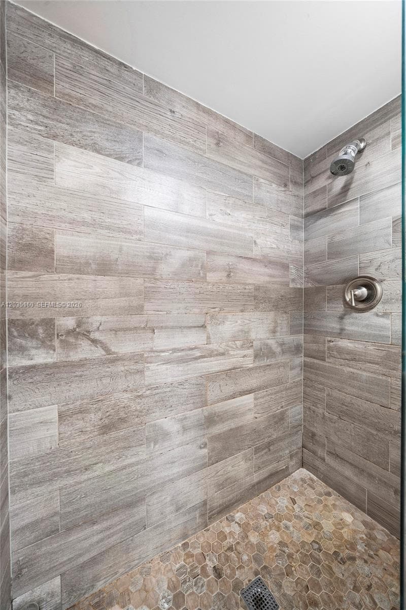 3401 N Country Club Dr 105 photo 11