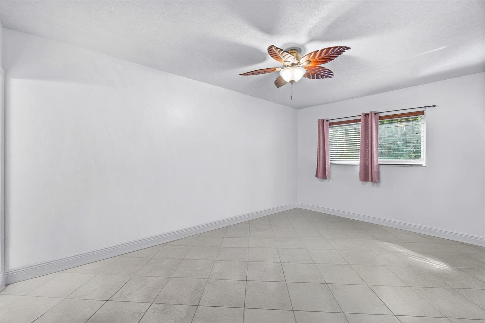 658 NE 6th Court E E photo 6