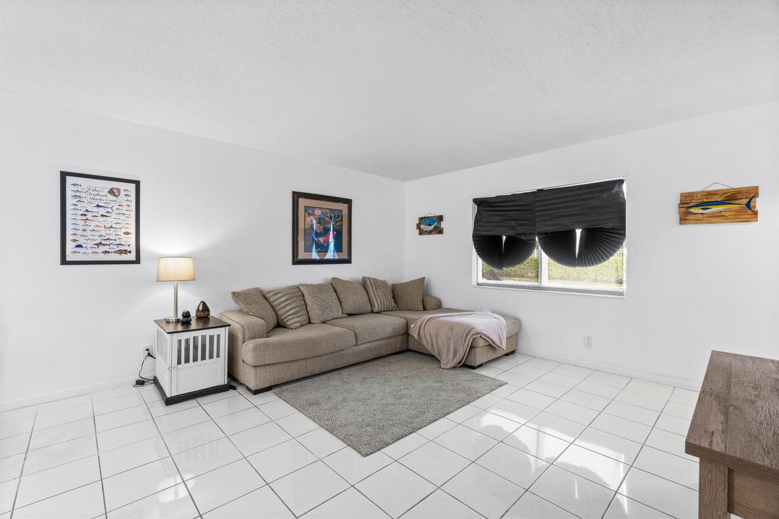 658 NE 6th Court E E photo 10