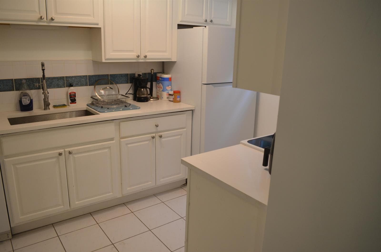 658 NE 6th Court E E photo 18