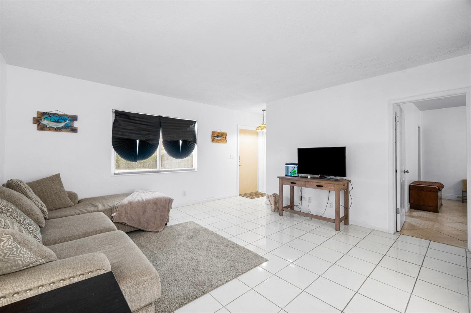 658 NE 6th Court E E photo 11