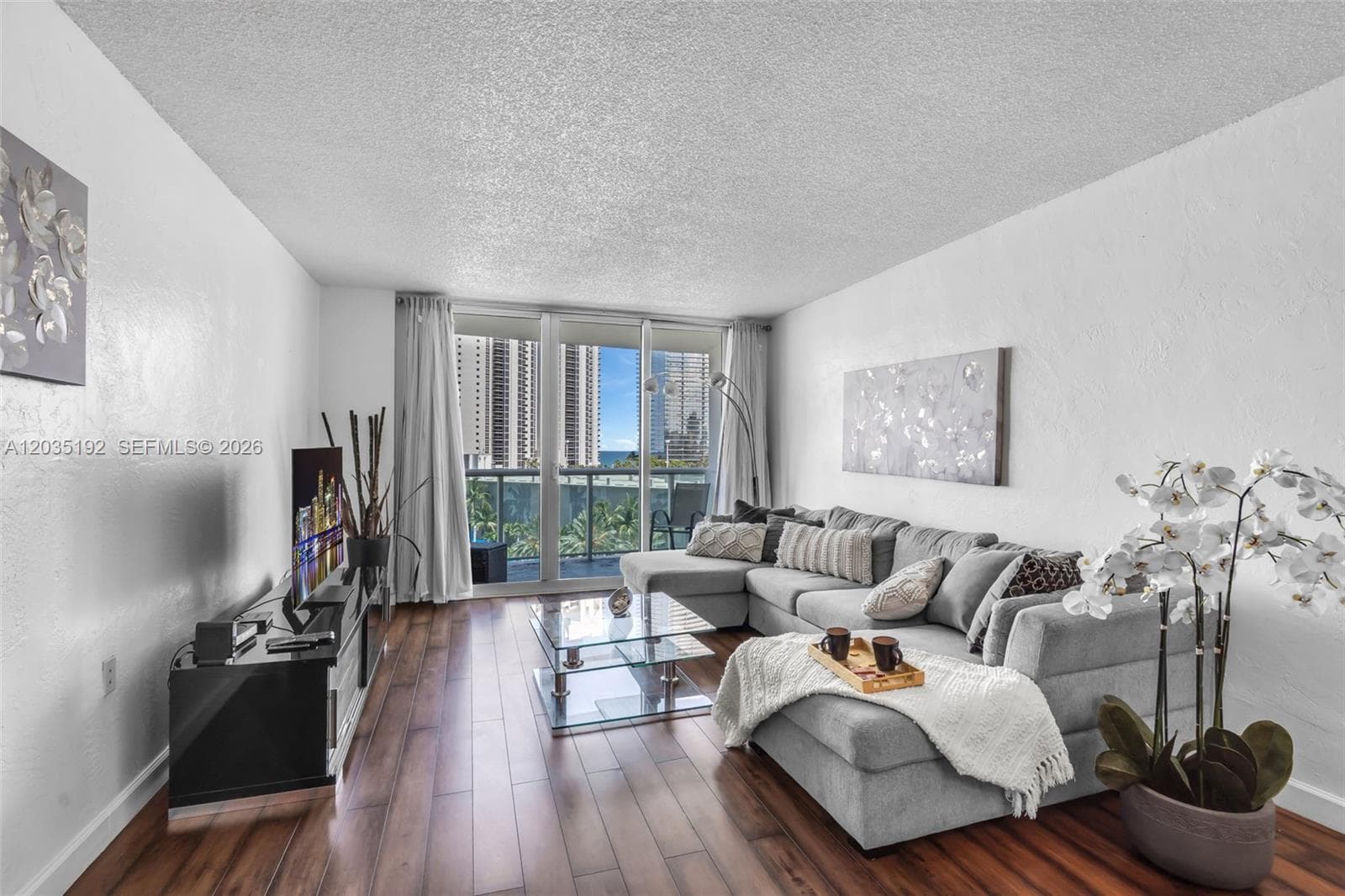 19370 Collins Ave 823 photo 6