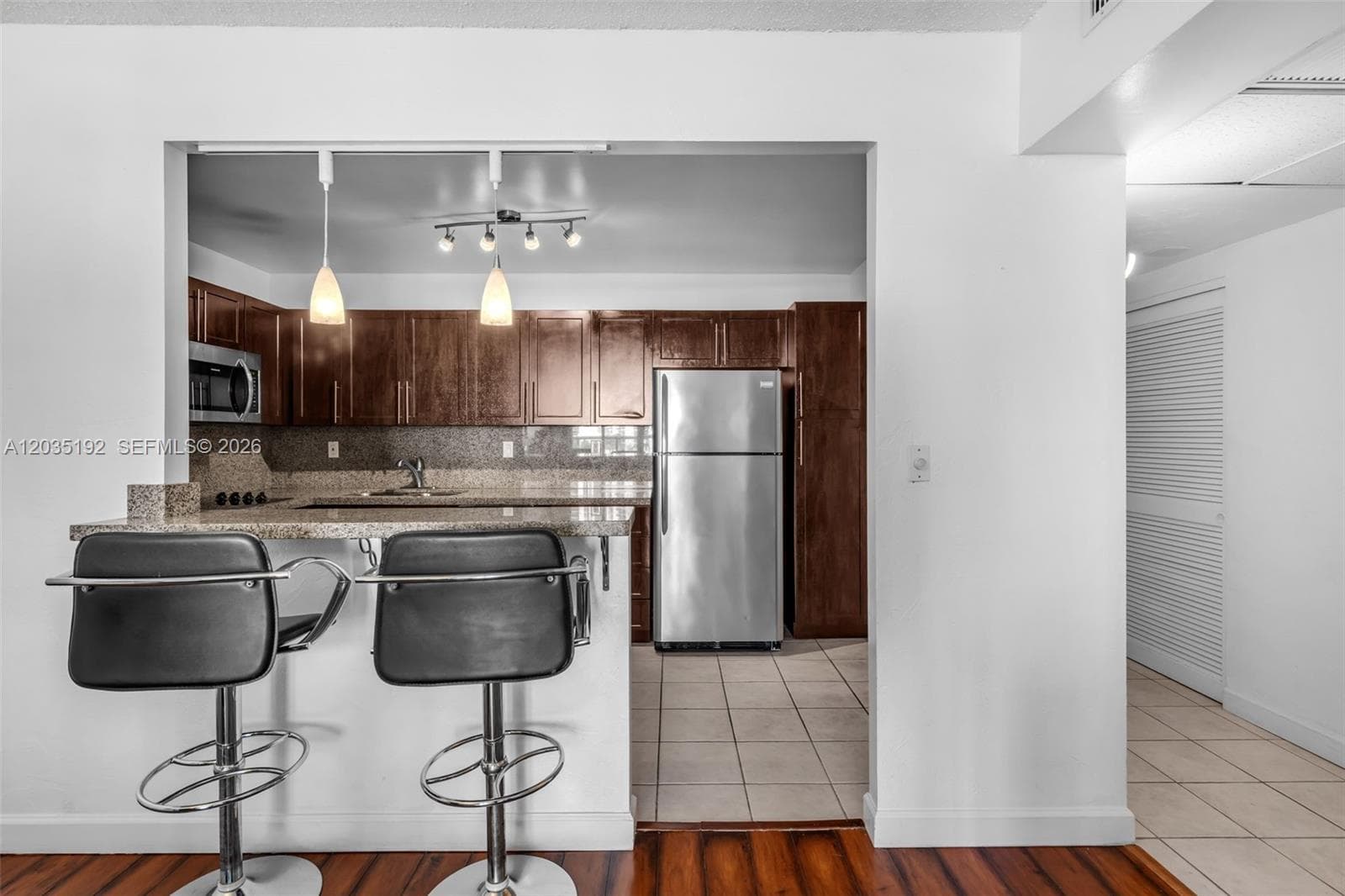 19370 Collins Ave 823 photo 10