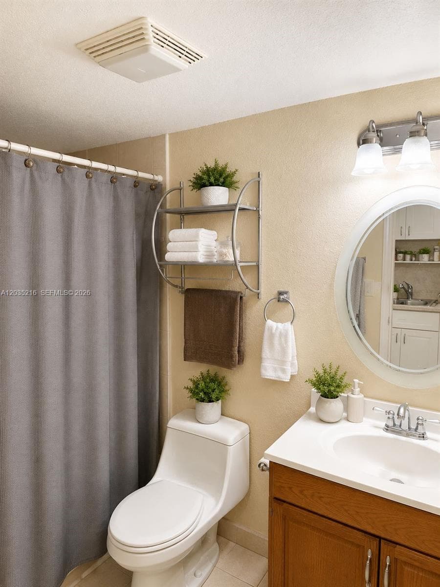 19201 Collins Ave 527 photo 6