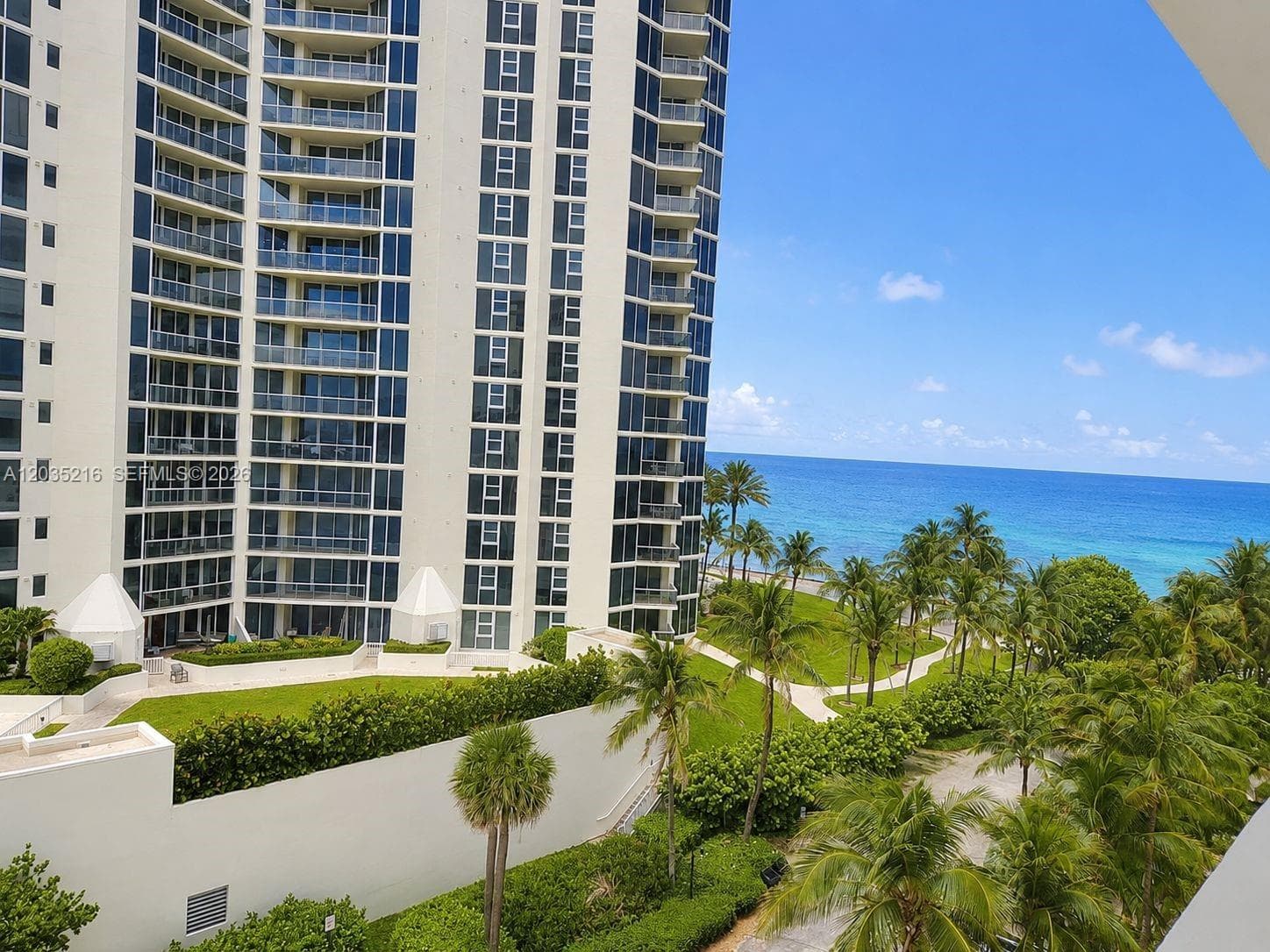 19201 Collins Ave 527 photo 7