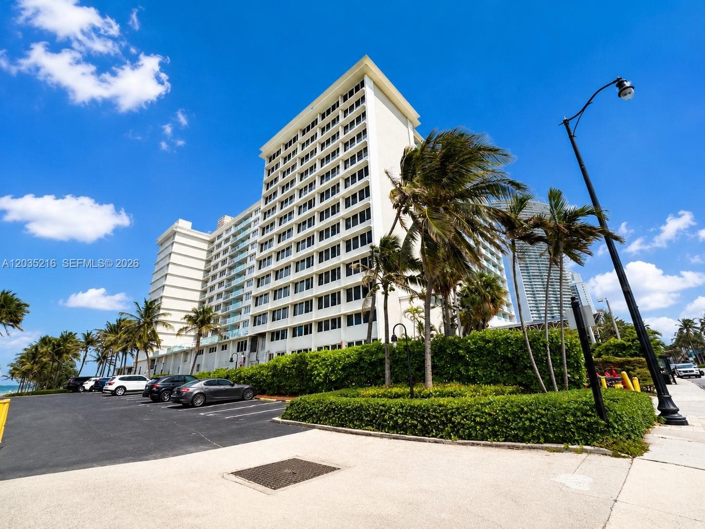 19201 Collins Ave 527 photo 1