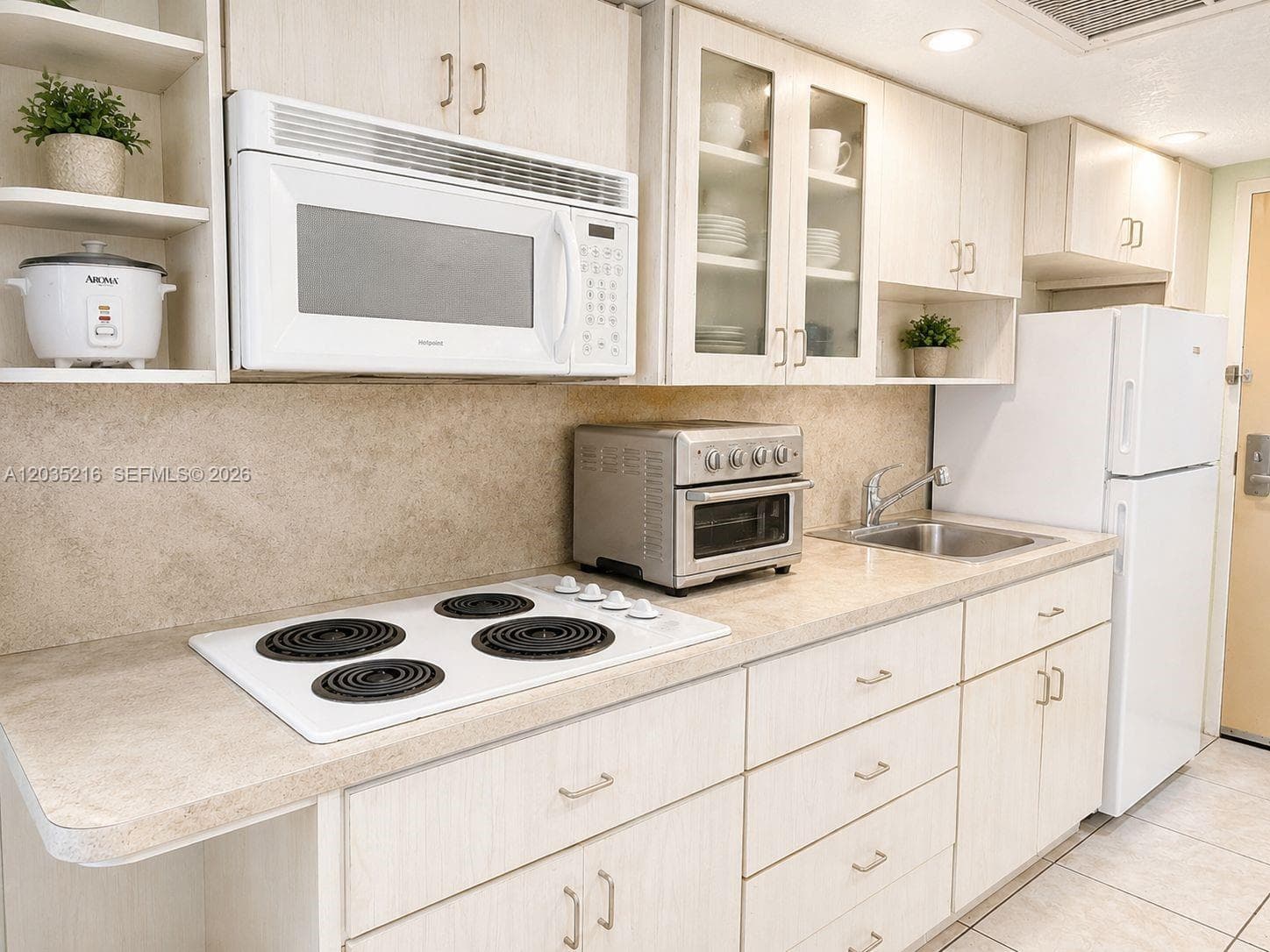 19201 Collins Ave 527 photo 4