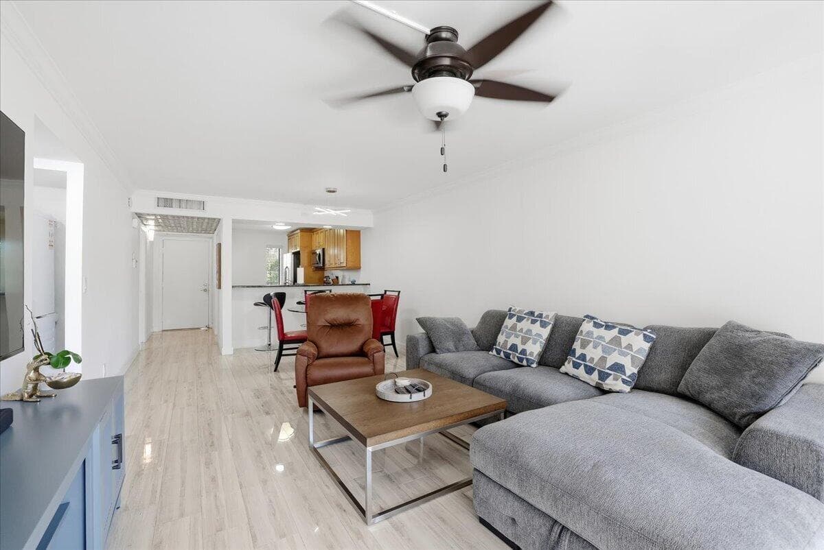 16 Royal Palm Way 205 photo 12