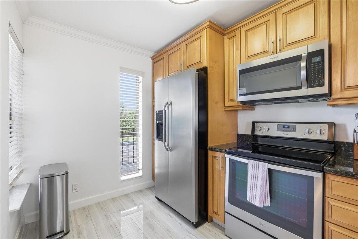 16 Royal Palm Way 205 photo 5