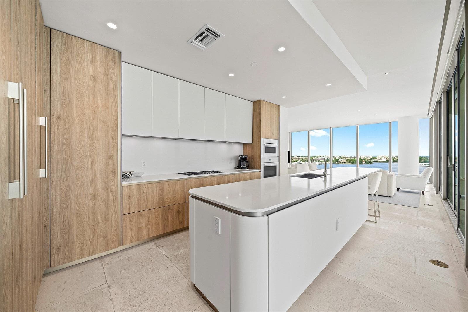200 Arkona Court photo 16