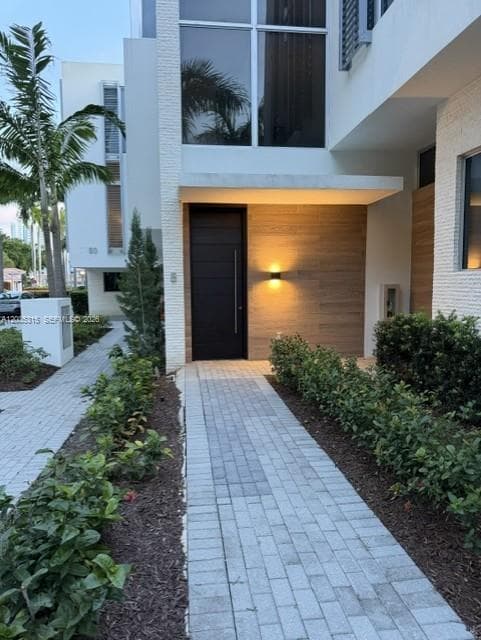 3750 Yacht Club Dr TH5 photo 2