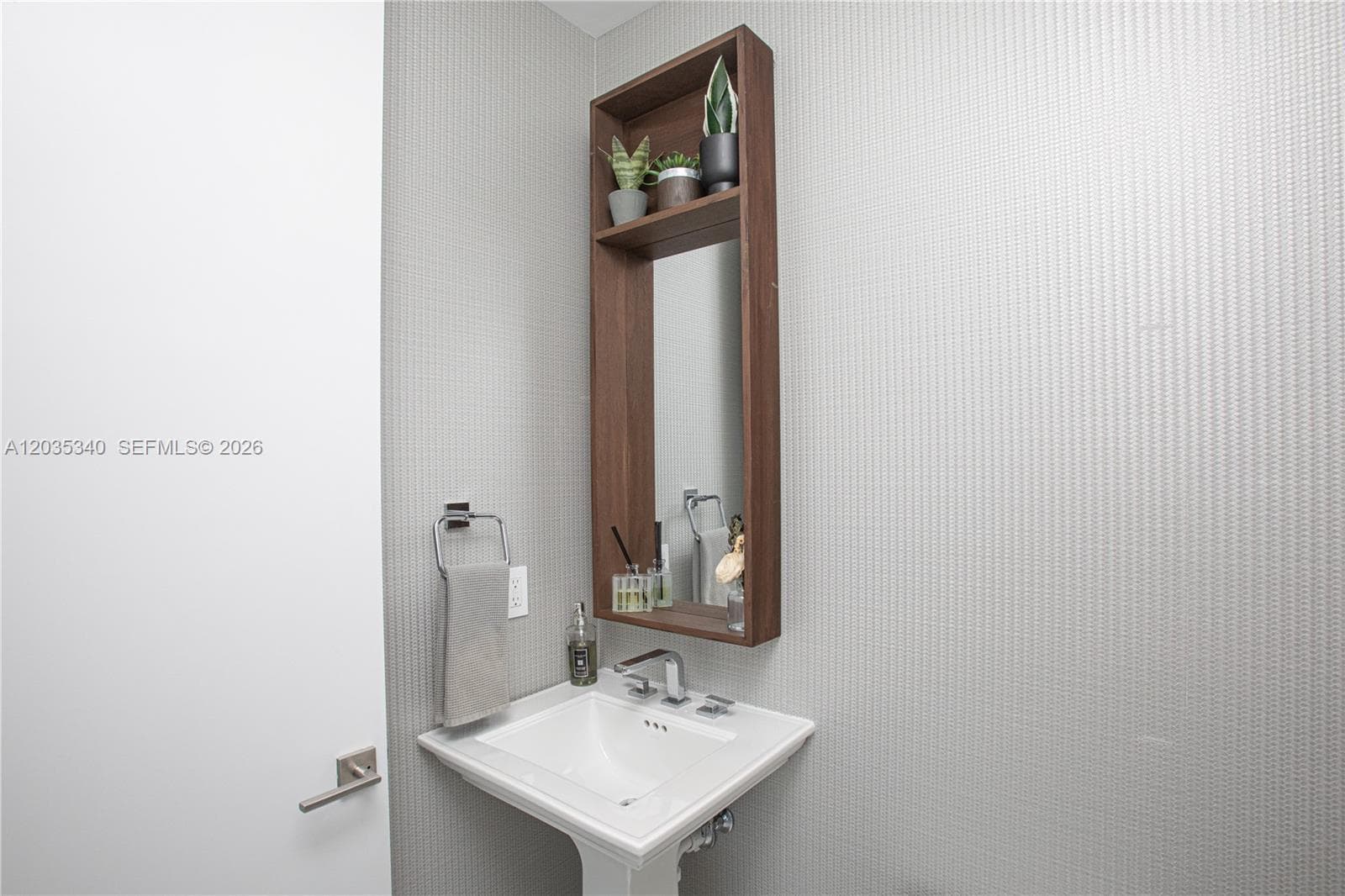 2821 S Bayshore Dr 20D photo 6