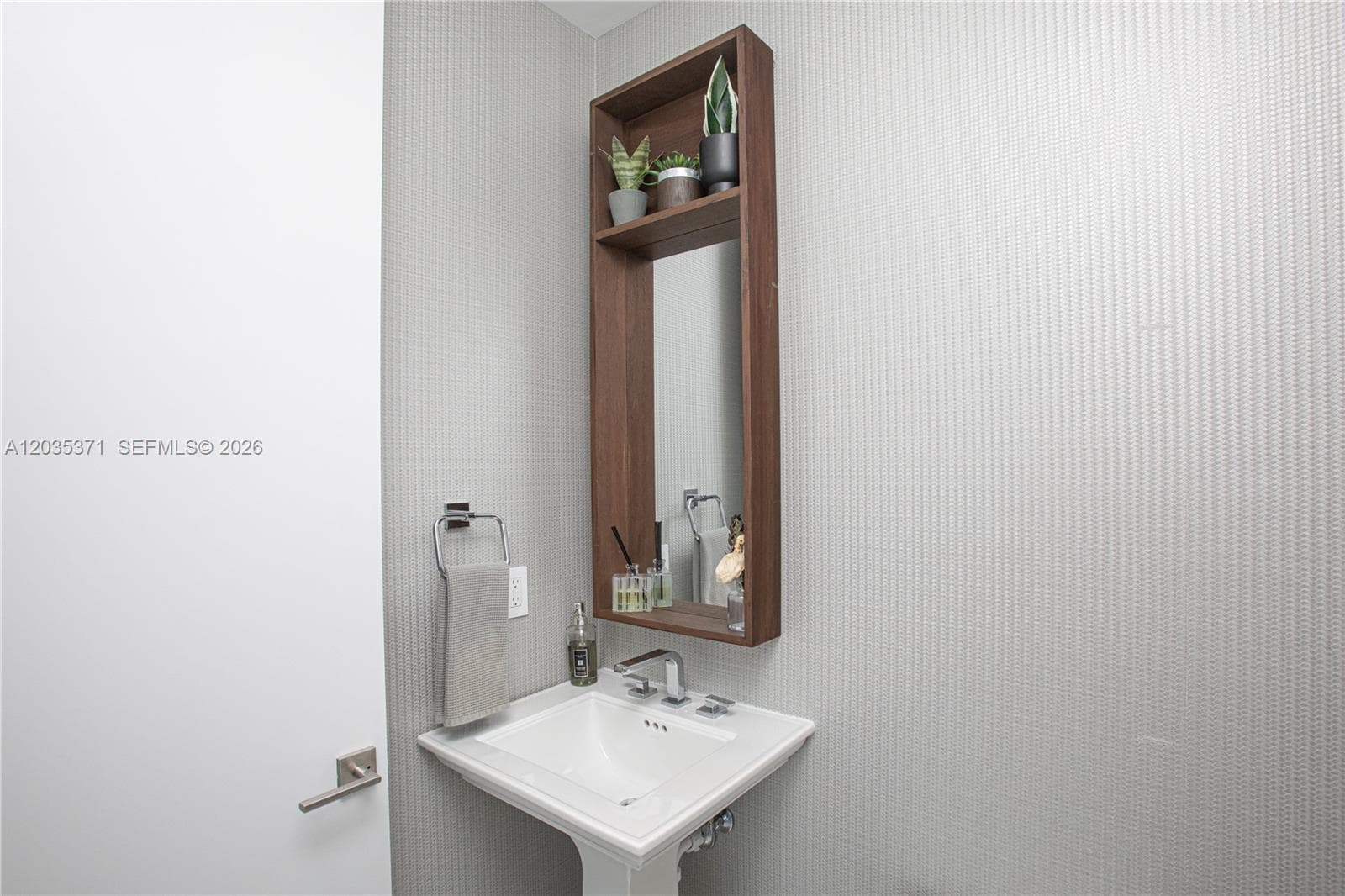 2821 S Bayshore Dr 20D photo 6