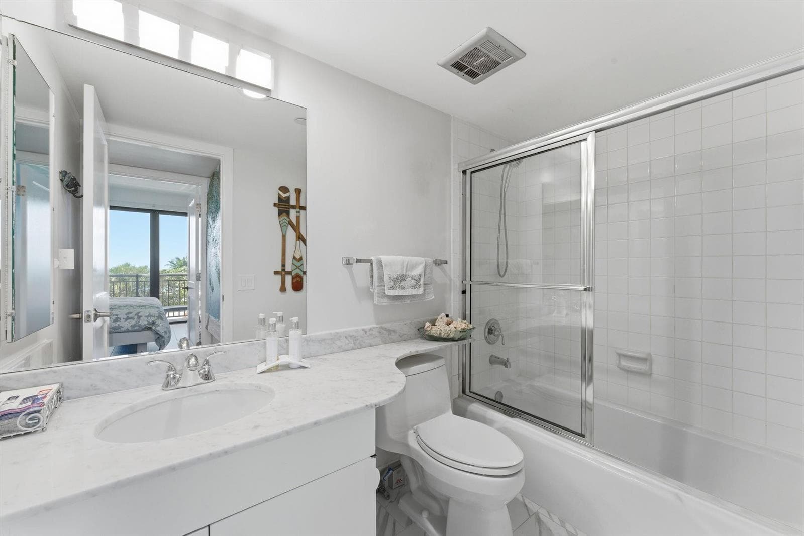 2727 N Ocean Boulevard Unit 301 photo 14