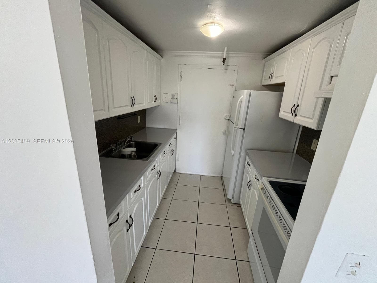2075 NE 164th St 204 photo 15