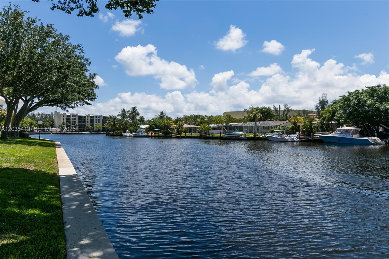 14 Royal Palm Way 601 photo 16