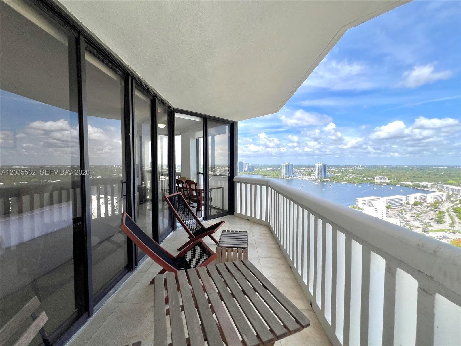 1000 W Island Blvd 3010 photo 17