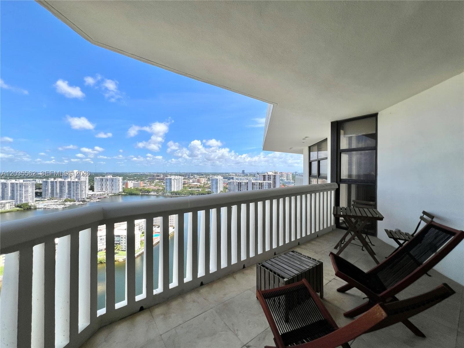 1000 W Island Blvd 3010 photo 16