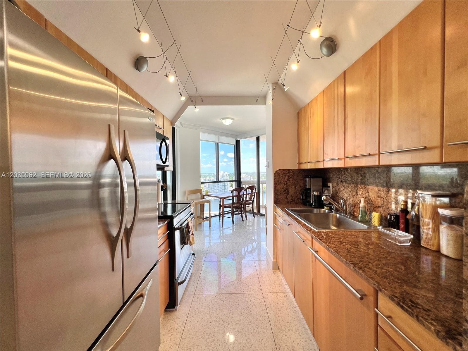 1000 W Island Blvd 3010 photo 14
