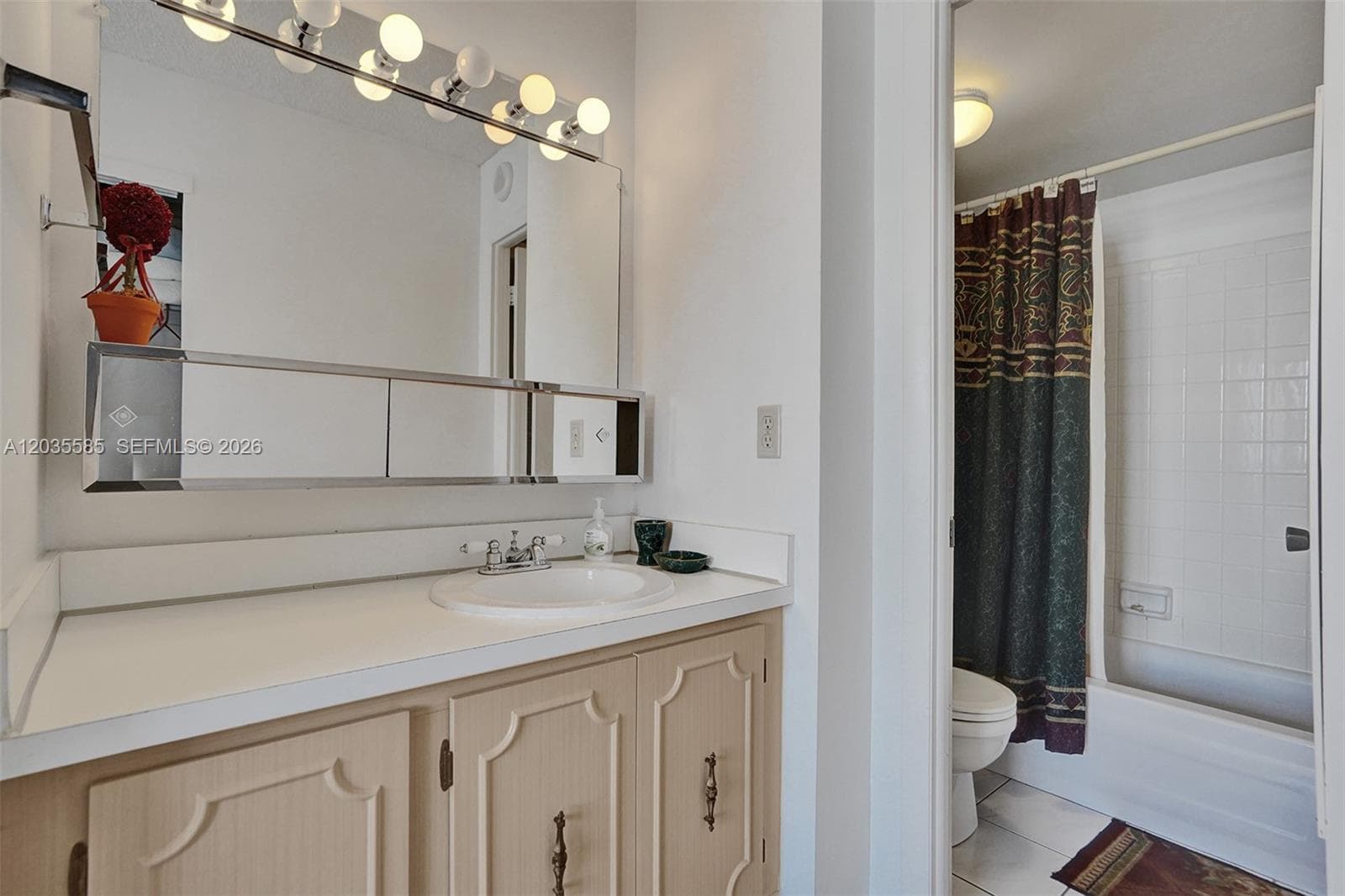 3113 S Ocean Dr 803 photo 2