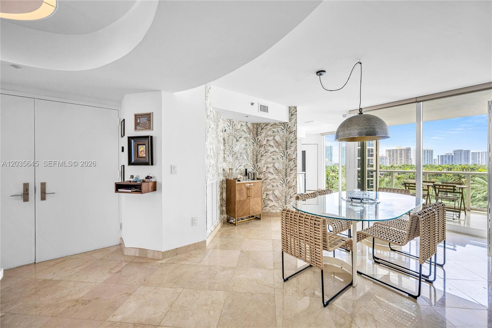 19333 Collins Ave 709 photo 2