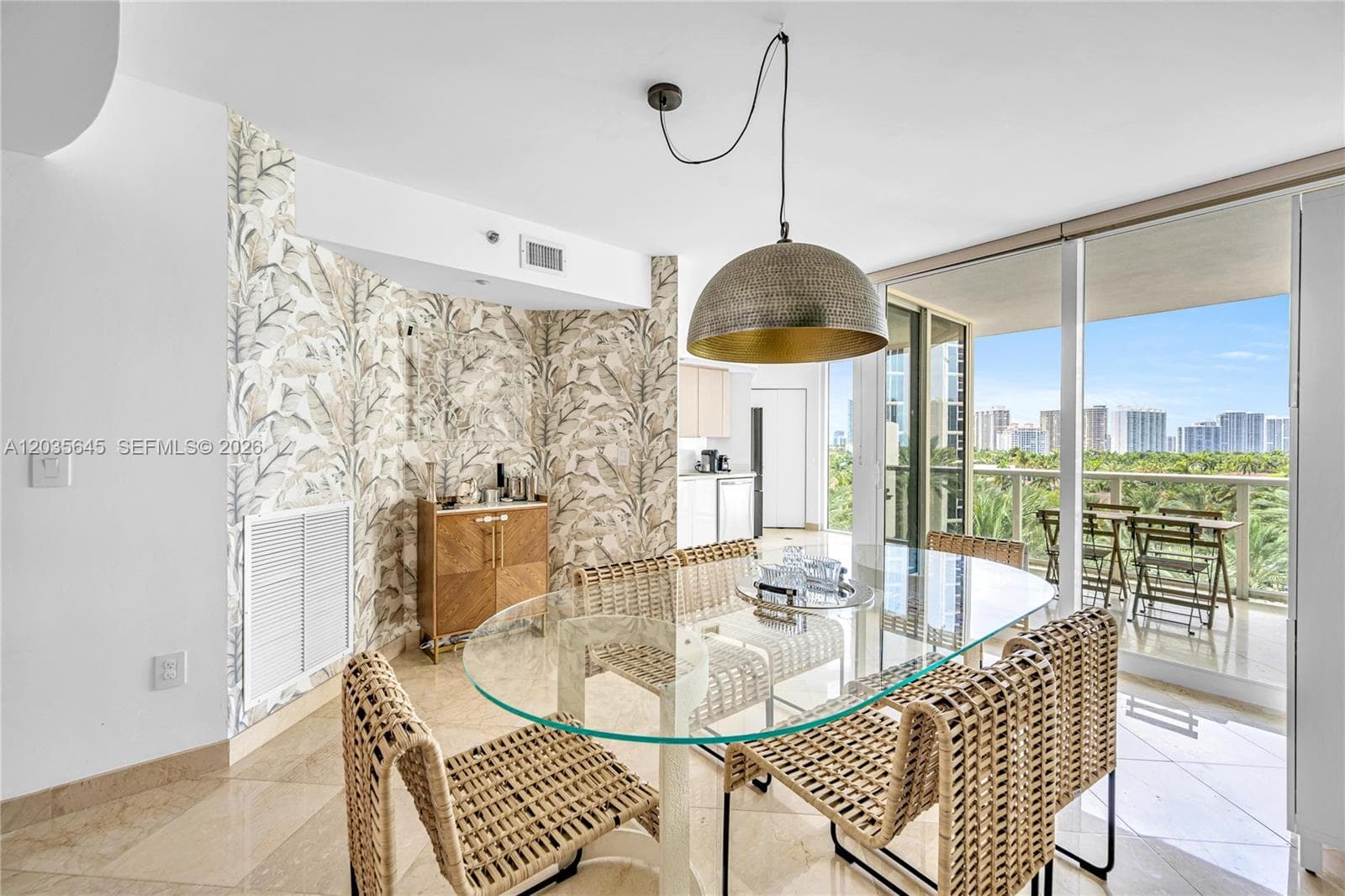 19333 Collins Ave 709 photo 6