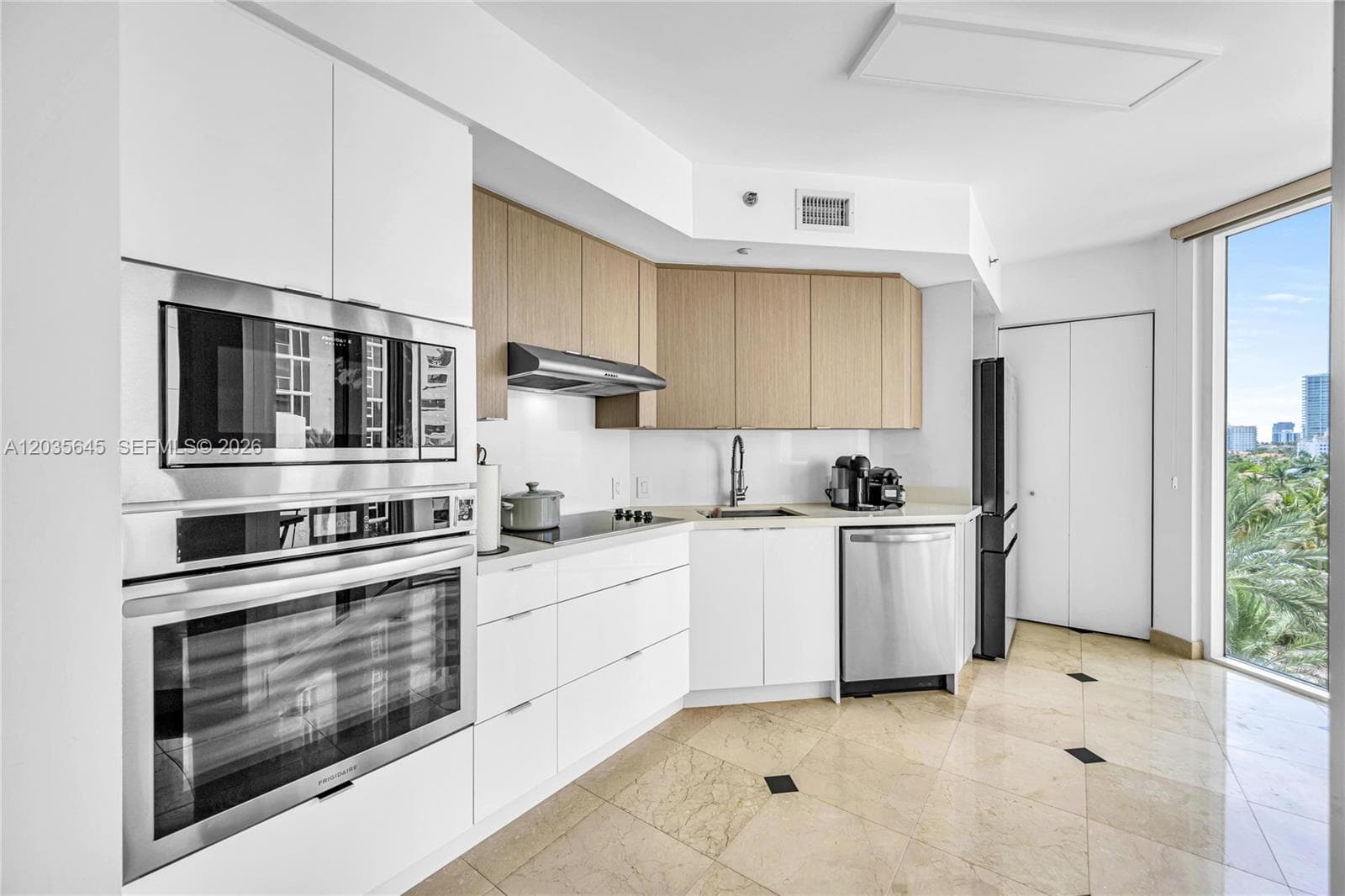 19333 Collins Ave 709 photo 3