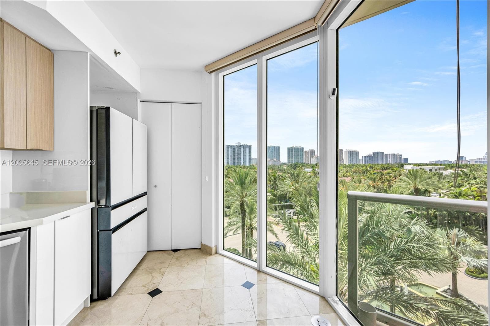 19333 Collins Ave 709 photo 5